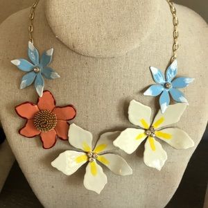 🧡STUNNING metal floral necklace, adjustable